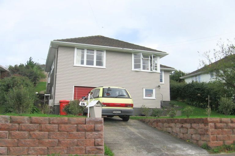 Photo of property in 47 Davidson Crescent, Tawa, Wellington, 5028