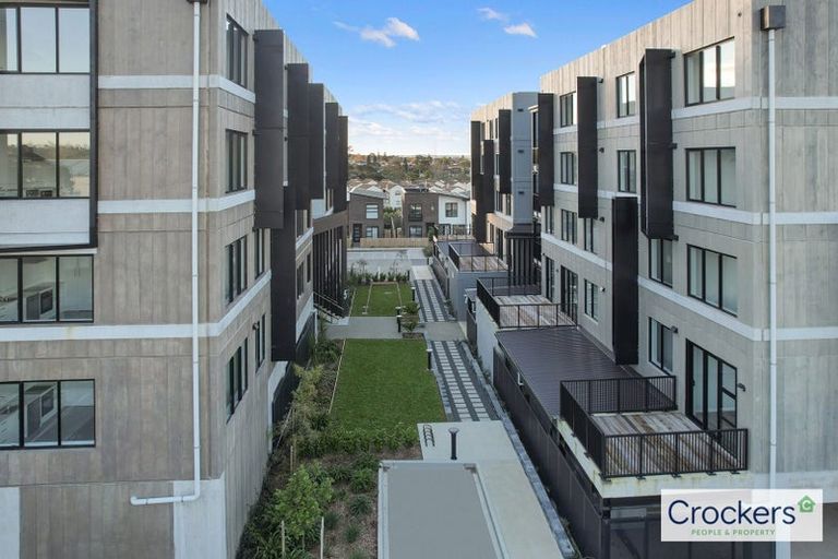 Photo of property in 150 Mcleod Road, Te Atatu South, Auckland, 0610