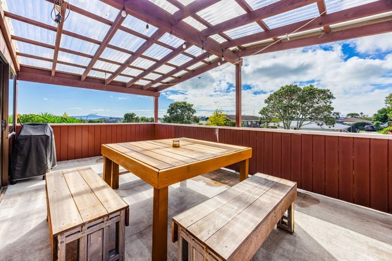 Photo of property in 57 Highland Park Drive, Highland Park, Auckland, 2010