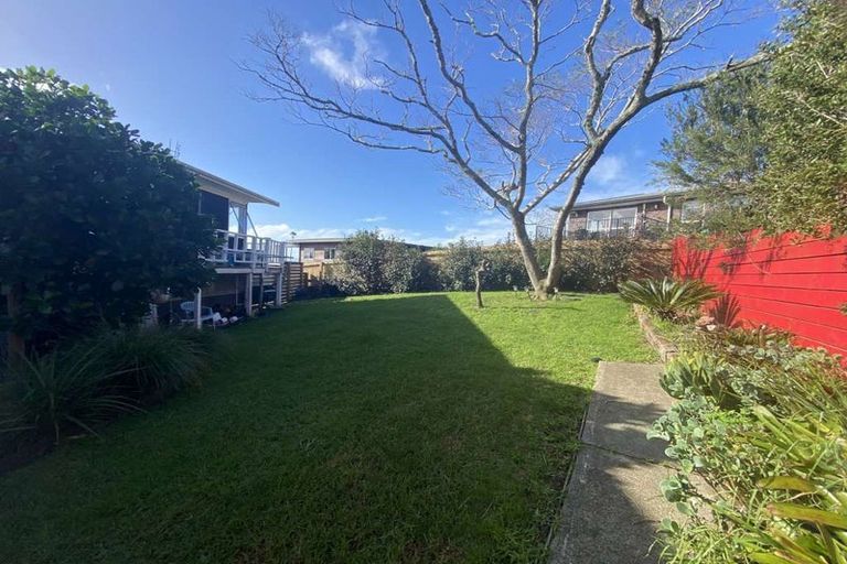 Photo of property in 44 Amorino Drive, Red Beach, 0932