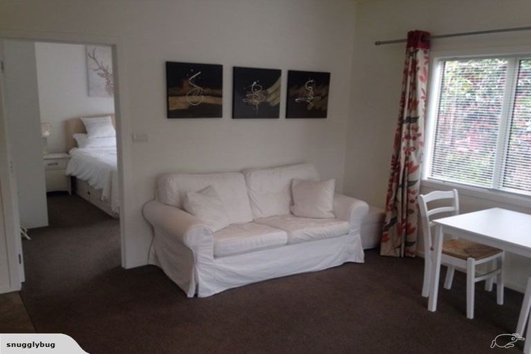 Photo of property in 1/2 Merwood Lane, Devonport, Auckland, 0624