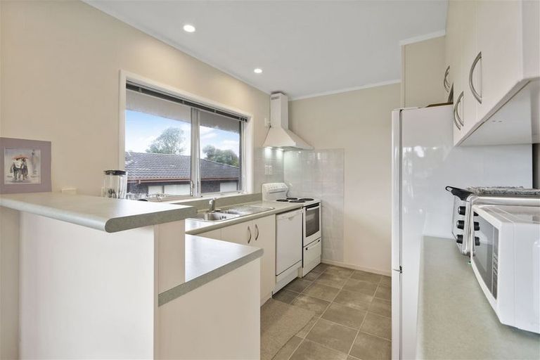 Photo of property in 10 King Richard Place, Browns Bay, Auckland, 0630