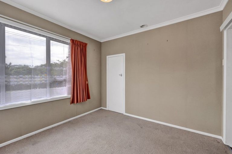 Photo of property in 1 Falstaff Street, Stratford, 4332