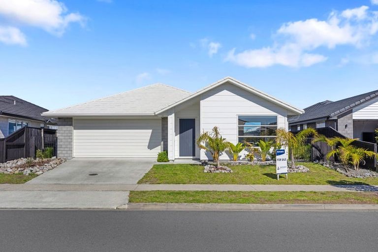 Photo of property in 12 Bill Miller Drive, Papamoa, 3118