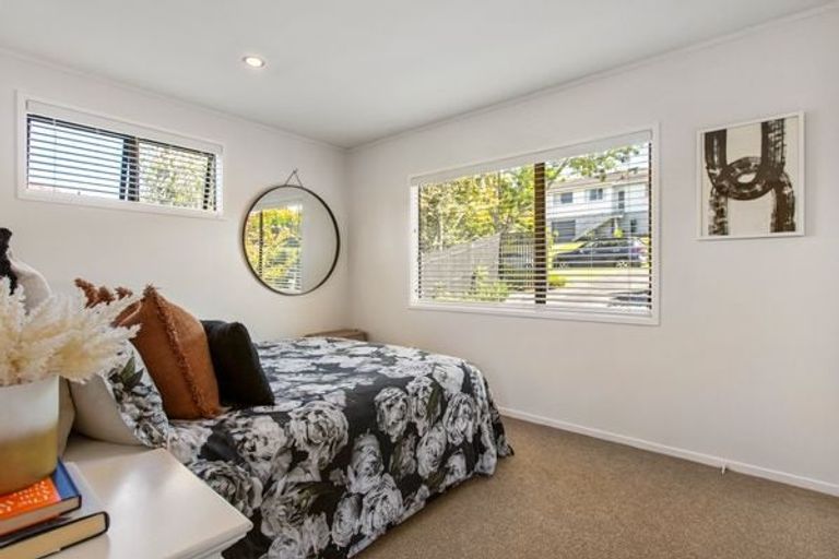 Photo of property in 38 Vandeleur Avenue, Birkdale, Auckland, 0626
