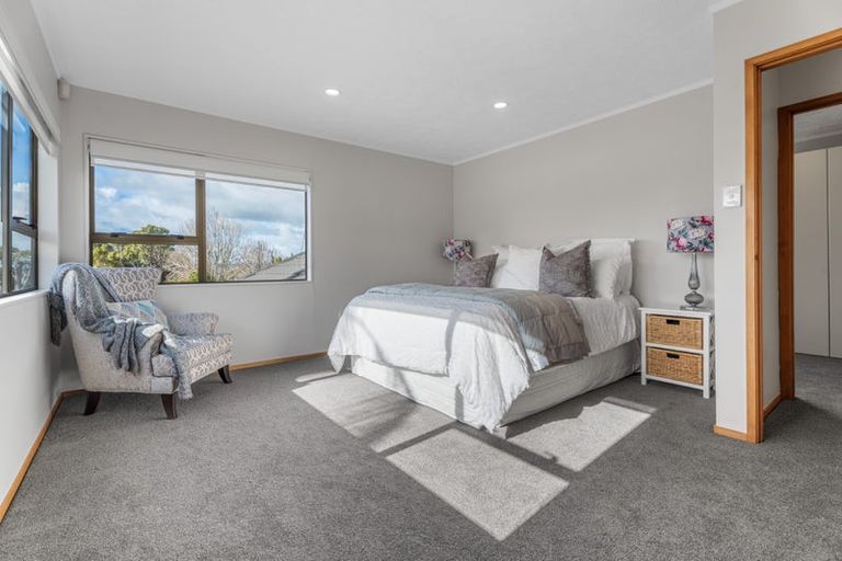 Photo of property in 11 Stevenson Way, Cockle Bay, Auckland, 2014