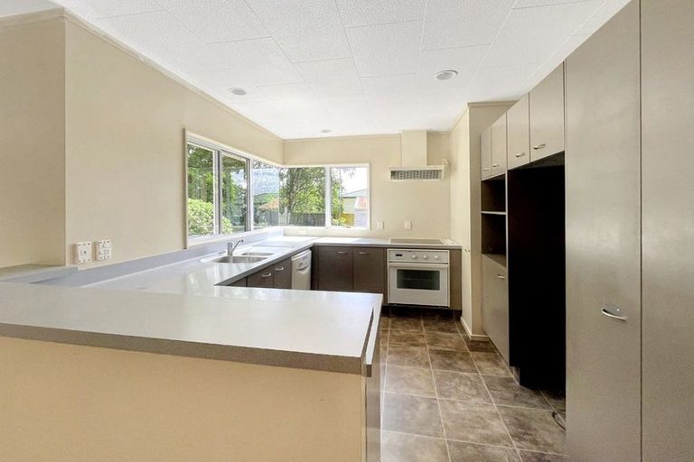 Photo of property in 54 Dalfield Place, Highbury, Palmerston North, 4412