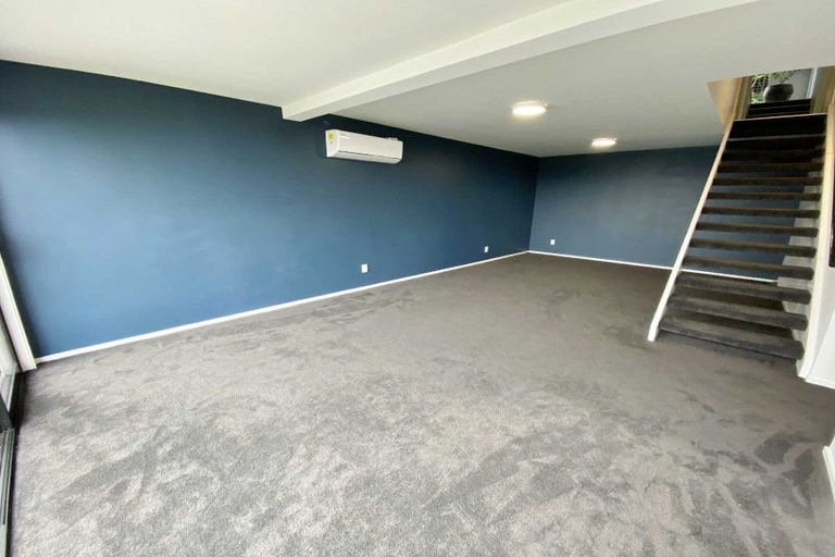 Photo of property in 11b Inverness Lane, Redcliffs, Christchurch, 8081