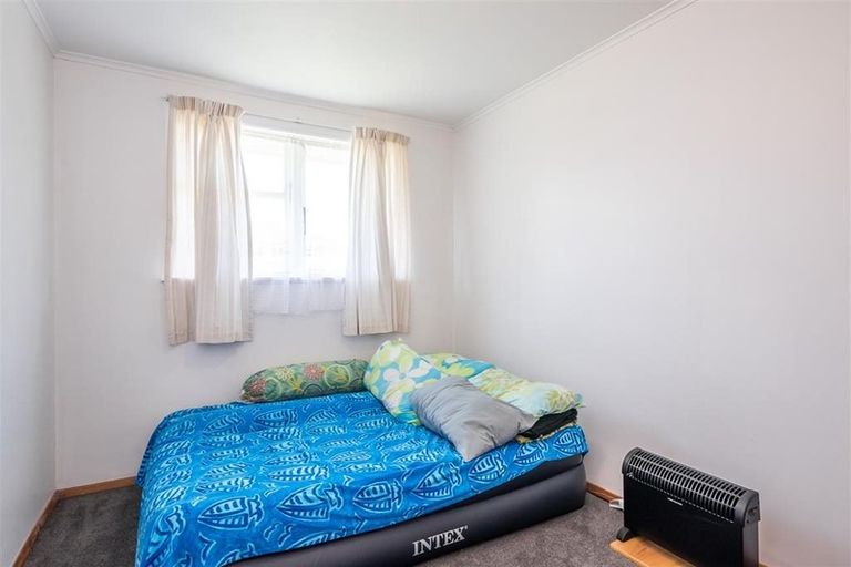 Photo of property in 141a-d Bedford Street, Cannons Creek, Porirua, 5024