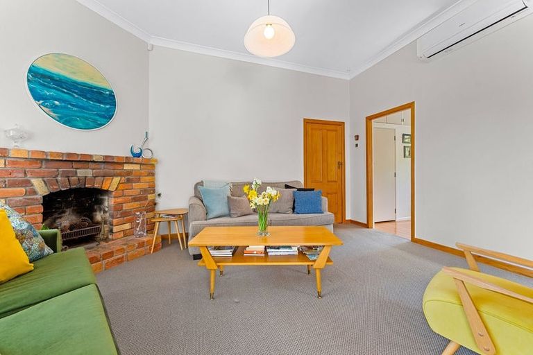 Photo of property in 14 Moore Street, Hillcrest, Auckland, 0627