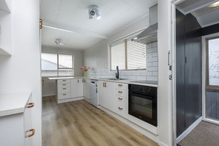 Photo of property in 8 Aquarius Lane, Langs Beach, 0582