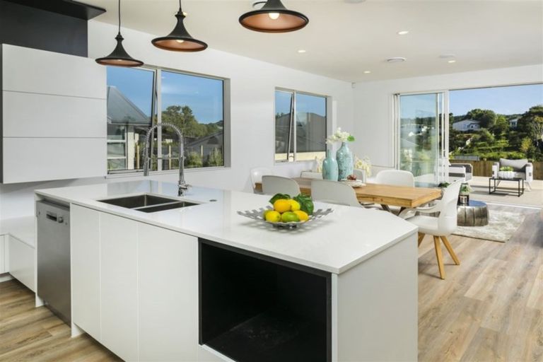 Photo of property in 17 Princes Street, Riverhead, 0820