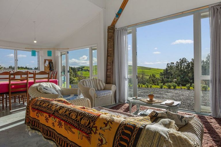 Photo of property in 16 Taipa View Road, Taipa, 0483