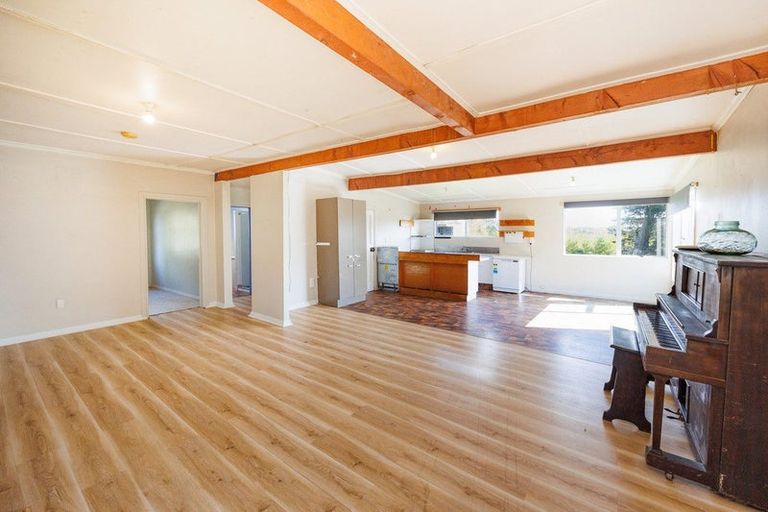 Photo of property in 1419 Kimbolton Road, Cheltenham, Feilding, 4777