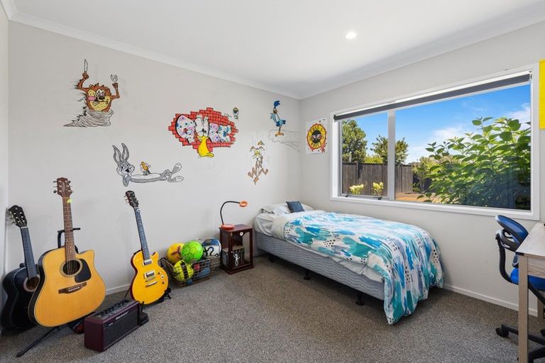 Photo of property in 14 Malbec Place, Huapai, Kumeu, 0810