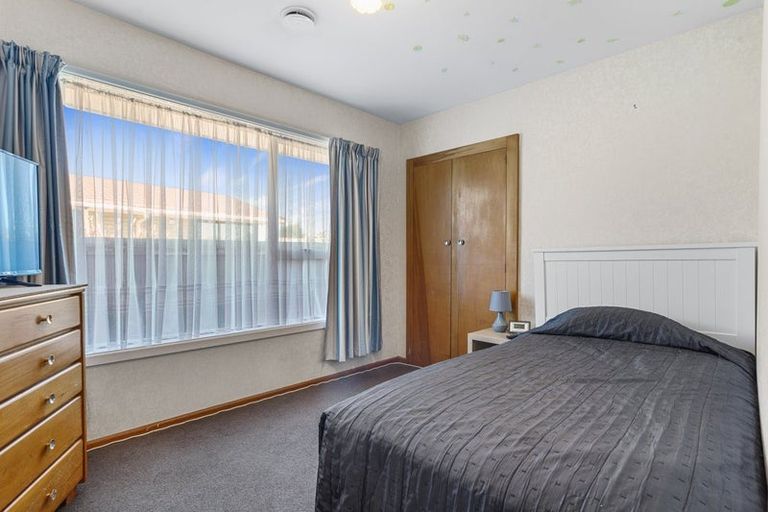 Photo of property in 33 Dunstan Crescent, Hornby, Christchurch, 8042