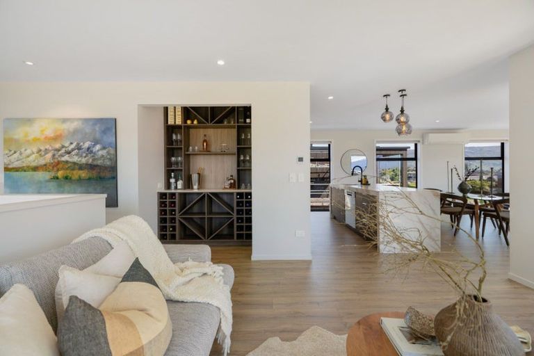 Photo of property in 34 Kirimoko Crescent, Wanaka, 9305