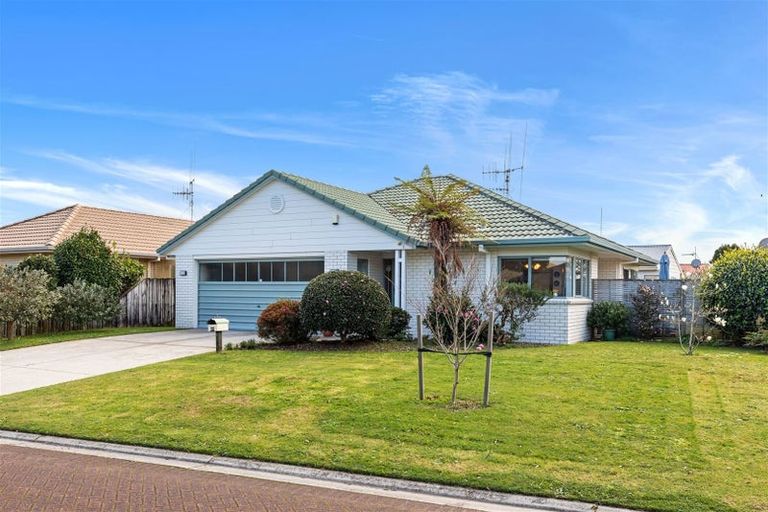 Photo of property in 27 Lavender Place, Papamoa Beach, Papamoa, 3118