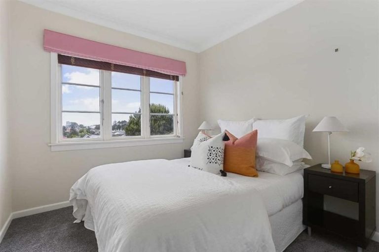 Photo of property in 1/19 Wolsley Avenue, Milford, Auckland, 0620
