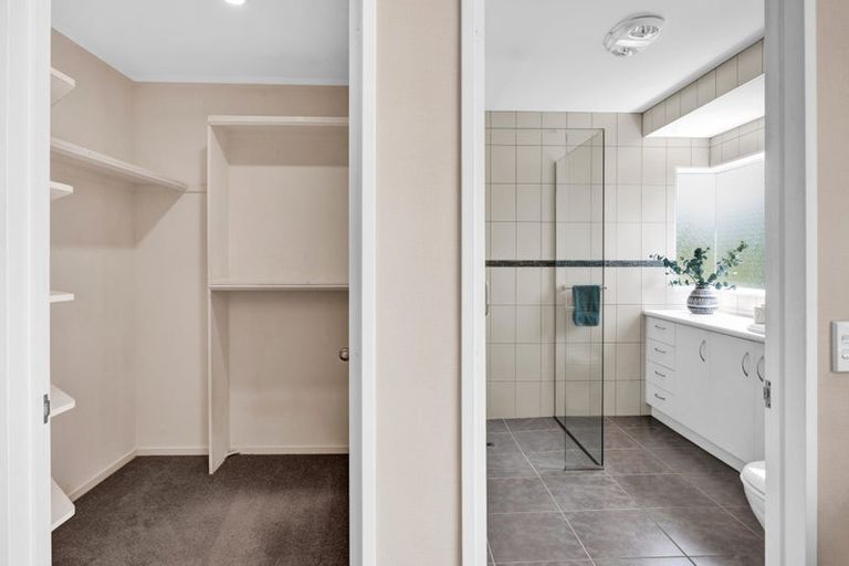 Photo of property in 362 Mangorei Road, Merrilands, New Plymouth, 4312