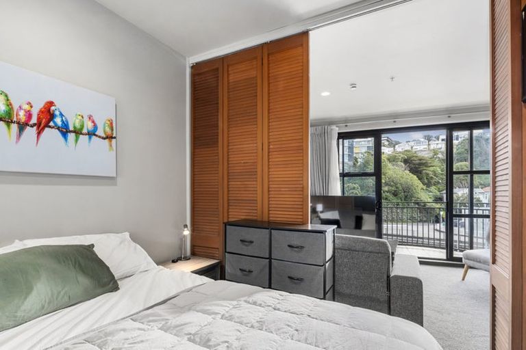 Photo of property in Atrium Towers, 5p/154 The Terrace, Wellington Central, Wellington, 6011