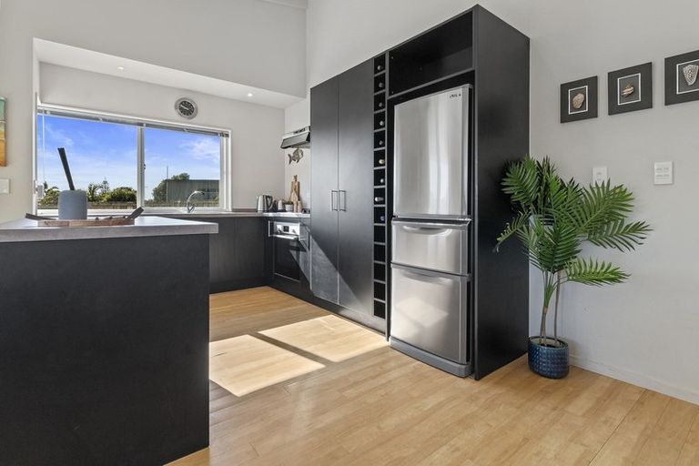 Photo of property in 33 Holland Close, Pauanui, Hikuai, 3579