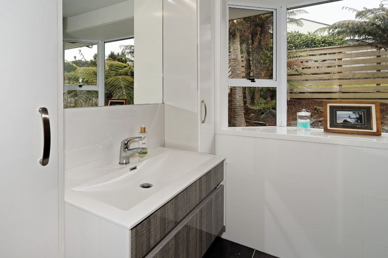 Photo of property in 12 Annison Avenue, Glen Eden, Auckland, 0602