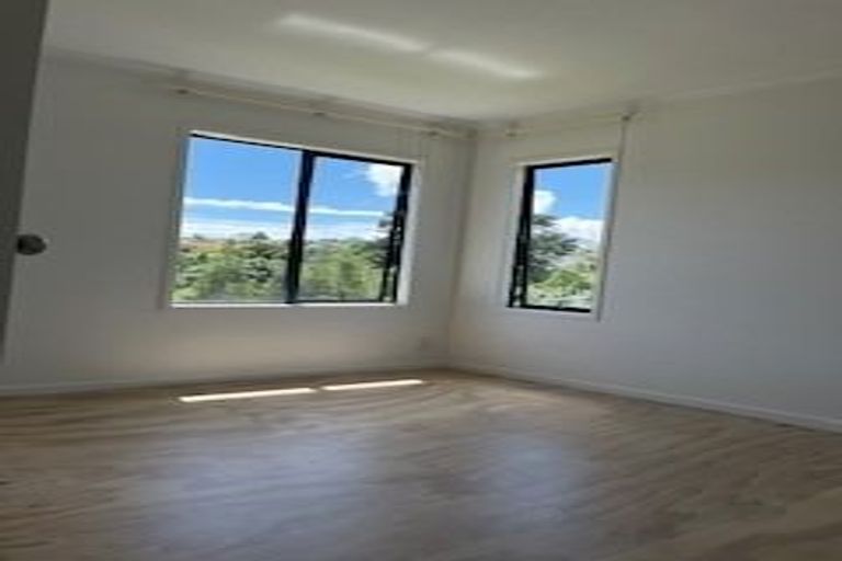 Photo of property in 7a Erica Road, Sunnynook, Auckland, 0620