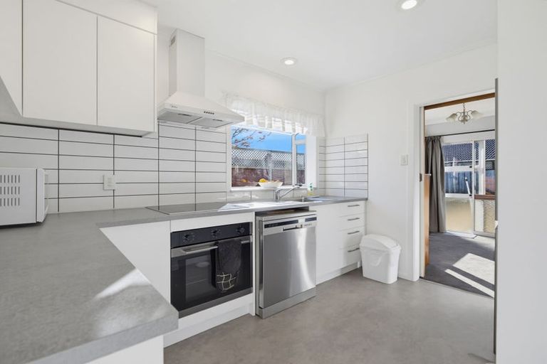 Photo of property in 1 Joanna Place, Deanwell, Hamilton, 3206