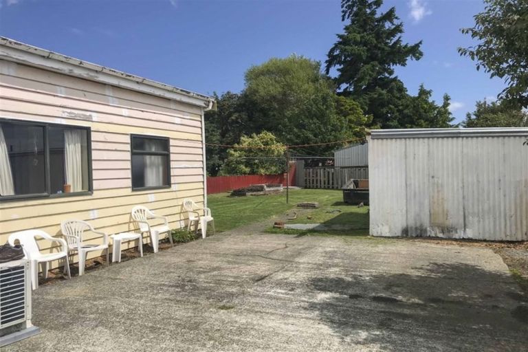 Photo of property in 63 Elles Road, Otautau, 9610