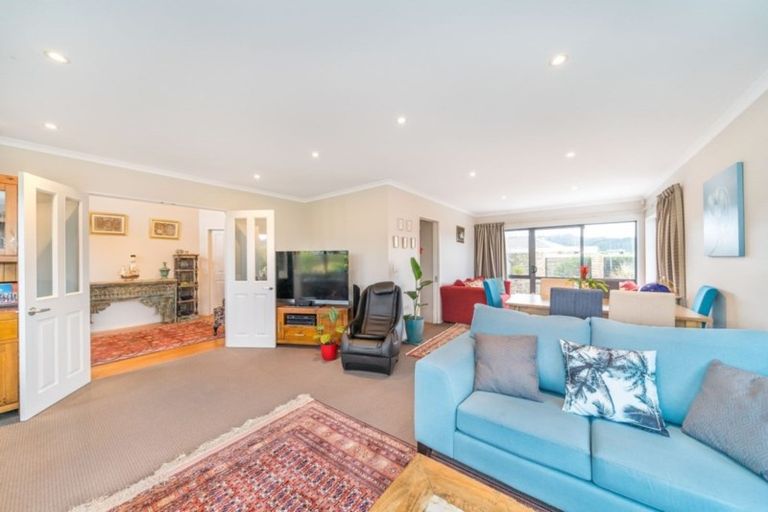 Photo of property in 55 Percy Kinsman Crescent, Riverstone Terraces, Upper Hutt, 5018