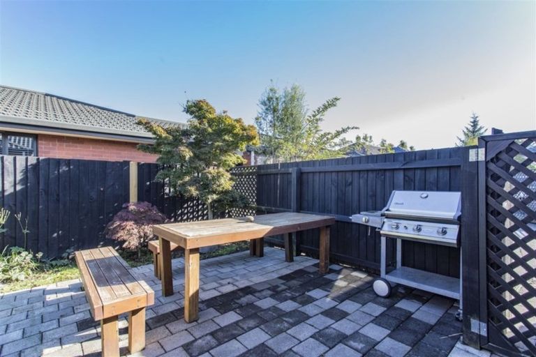 Photo of property in 2/15 Jocelyn Street, Casebrook, Christchurch, 8051