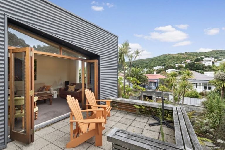 Photo of property in 87 Clyde Street, Island Bay, Wellington, 6023