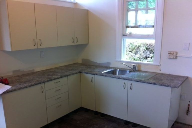 Photo of property in 76a Kelburn Parade, Kelburn, Wellington, 6012