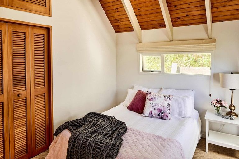 Photo of property in 21 Moana Road, Plimmerton, Porirua, 5026