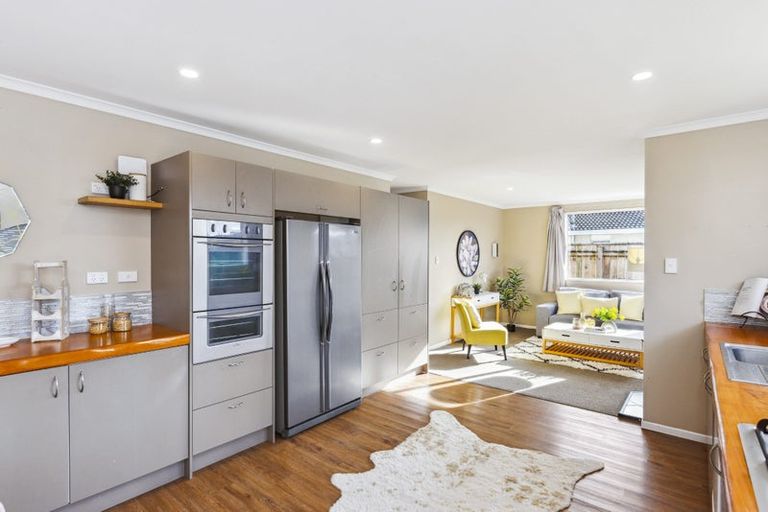 Photo of property in 37 Kapanui Road, Waikanae, 5036