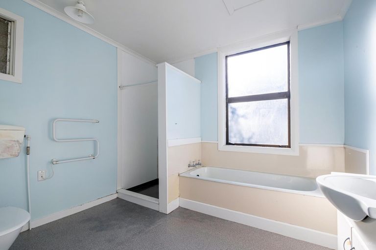 Photo of property in 1 Augustine Street, Waimate, 7924