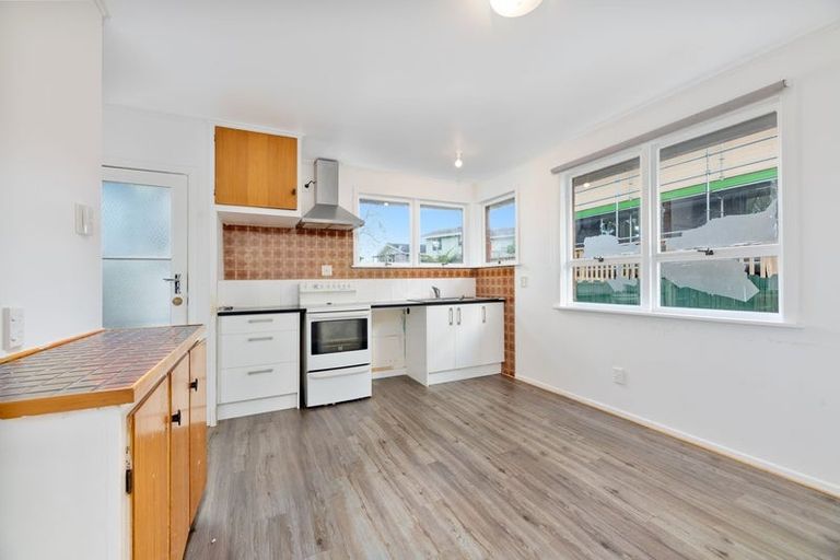 Photo of property in 12 Ranui Avenue, Ranui, Auckland, 0612