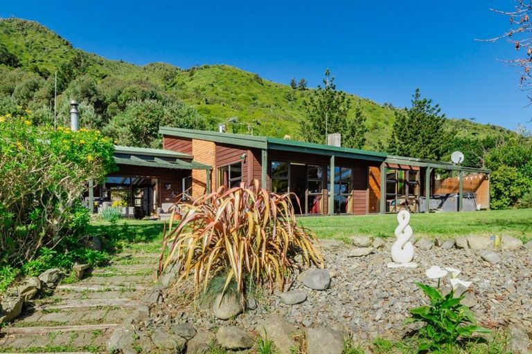 Photo of property in 167 Huia Street, Waikanae, 5391