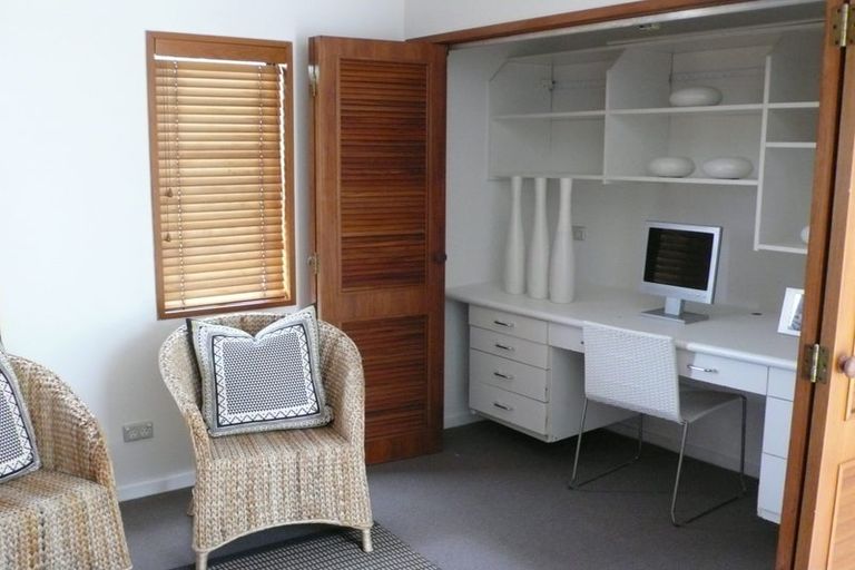 Photo of property in 1/52 Masterton Road, Rothesay Bay, Auckland, 0630