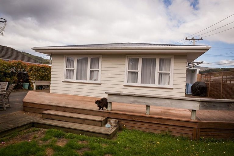 Photo of property in 21 Rata Street, Wainuiomata, Lower Hutt, 5014
