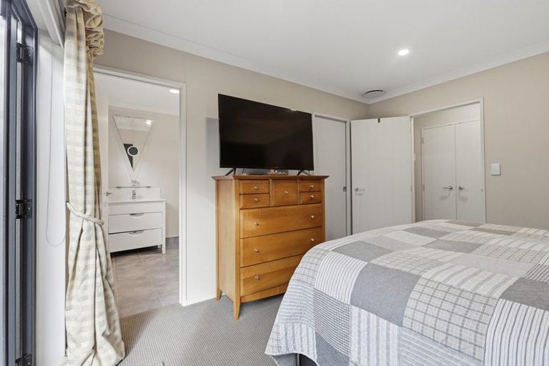 Photo of property in 110 Reynolds Road, Pukekohe, 2120