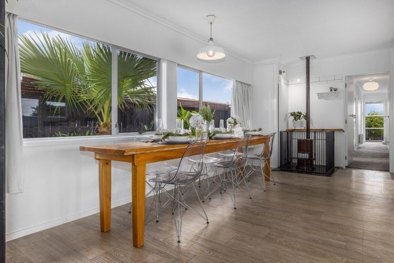 Photo of property in 23 Featherston Street, Levin, 5510