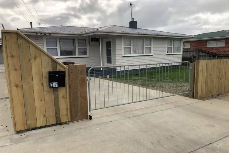 Photo of property in 27 Freyberg Street, Levin, 5510