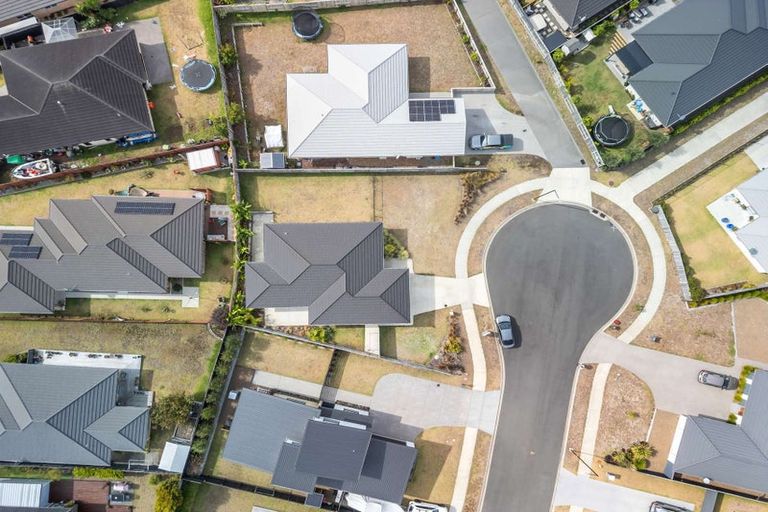 Photo of property in 13 Olney Court, One Tree Point, 0118