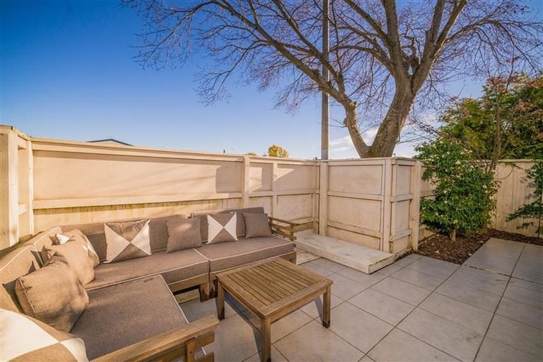 Photo of property in 1/1010 Colombo Street, St Albans, Christchurch, 8014