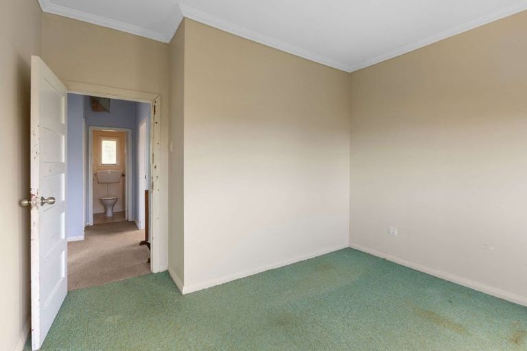 Photo of property in 11 South Road, Moturoa, New Plymouth, 4310