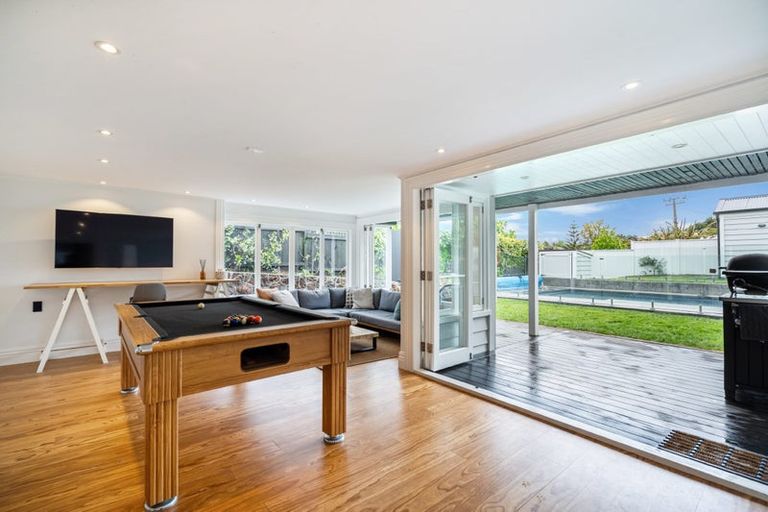 Photo of property in 6 Shoal Bay Road, Devonport, Auckland, 0624