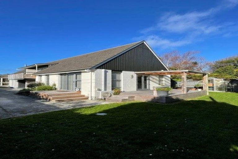 Photo of property in 2/240a Estuary Road, South New Brighton, Christchurch, 8062