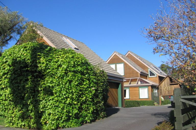 Photo of property in 20b Marina Grove, Hutt Central, Lower Hutt, 5010